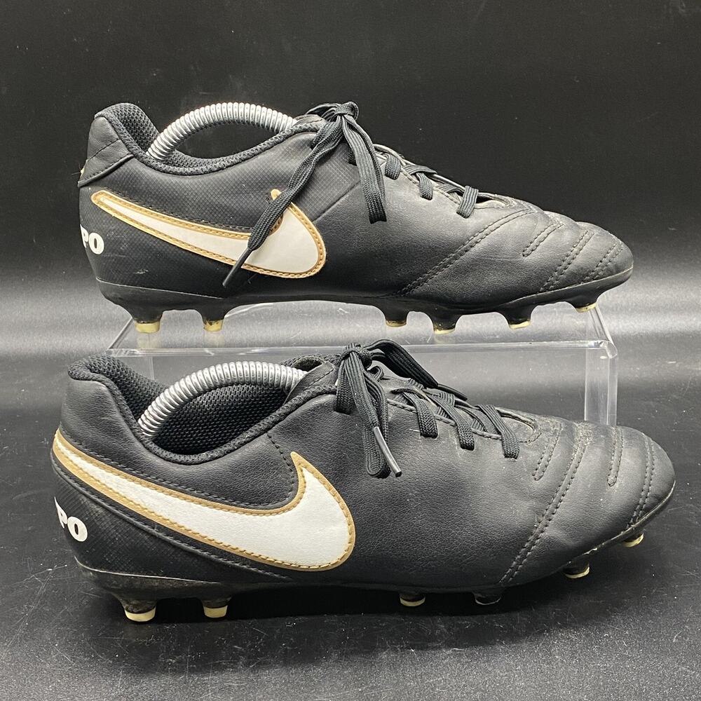Nike Shoes Kids 4.5Y Boys Tiempo Rio III Athletic Soccer Sneakers 819195-010